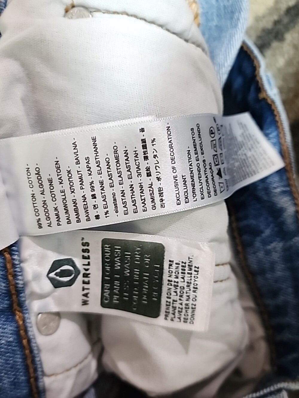 Levi's 501 Light Blue High-Rise Cutoff Denim Shorts. Size 32 Waist - Picture 5 of 9